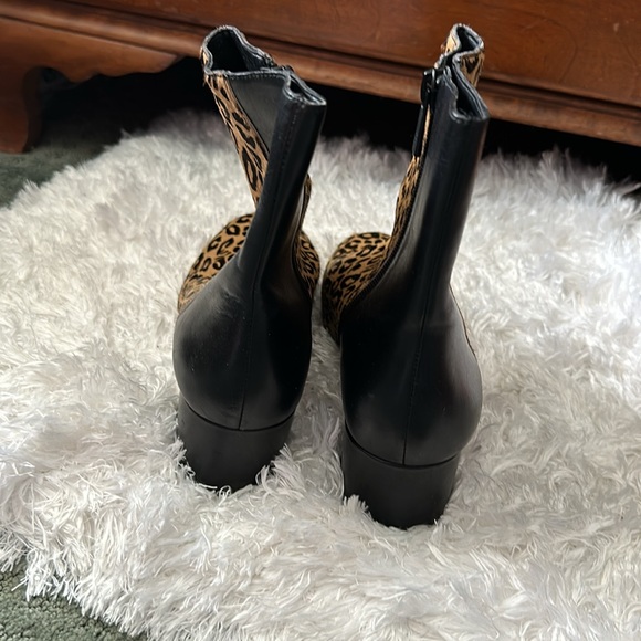 Donald Pliner booties - Picture 2 of 4